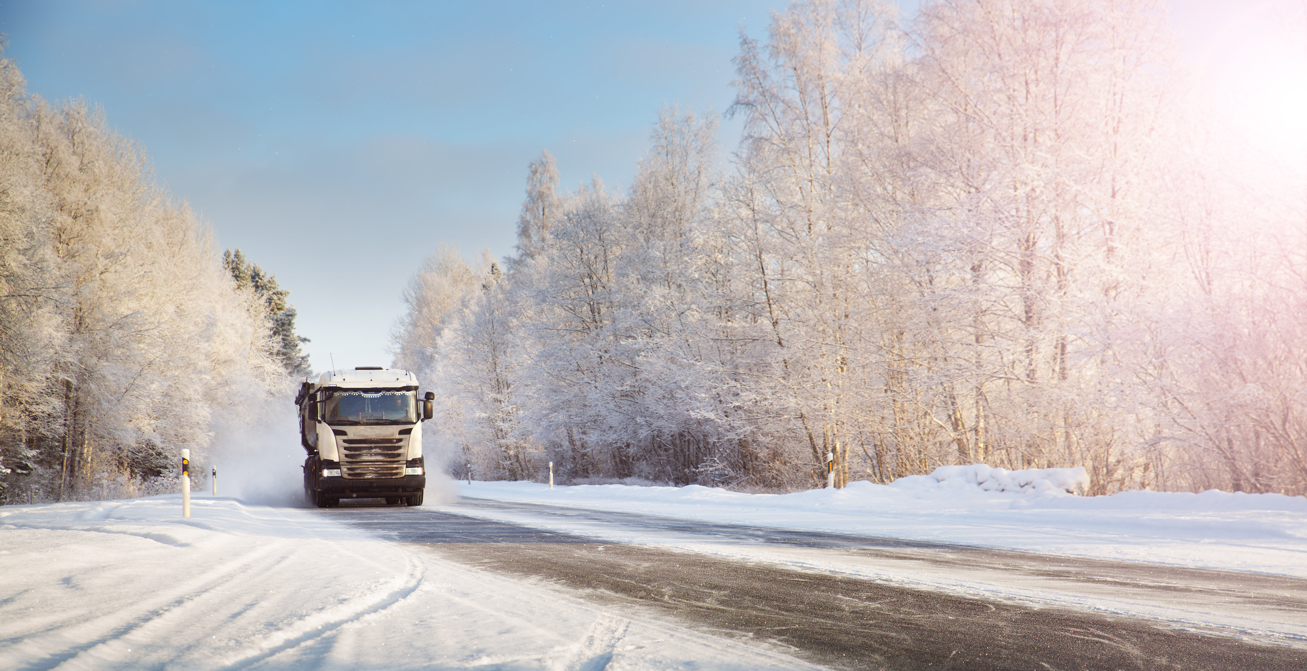 Sjåføren mistet førerkortet etter ulykke på glattisen.