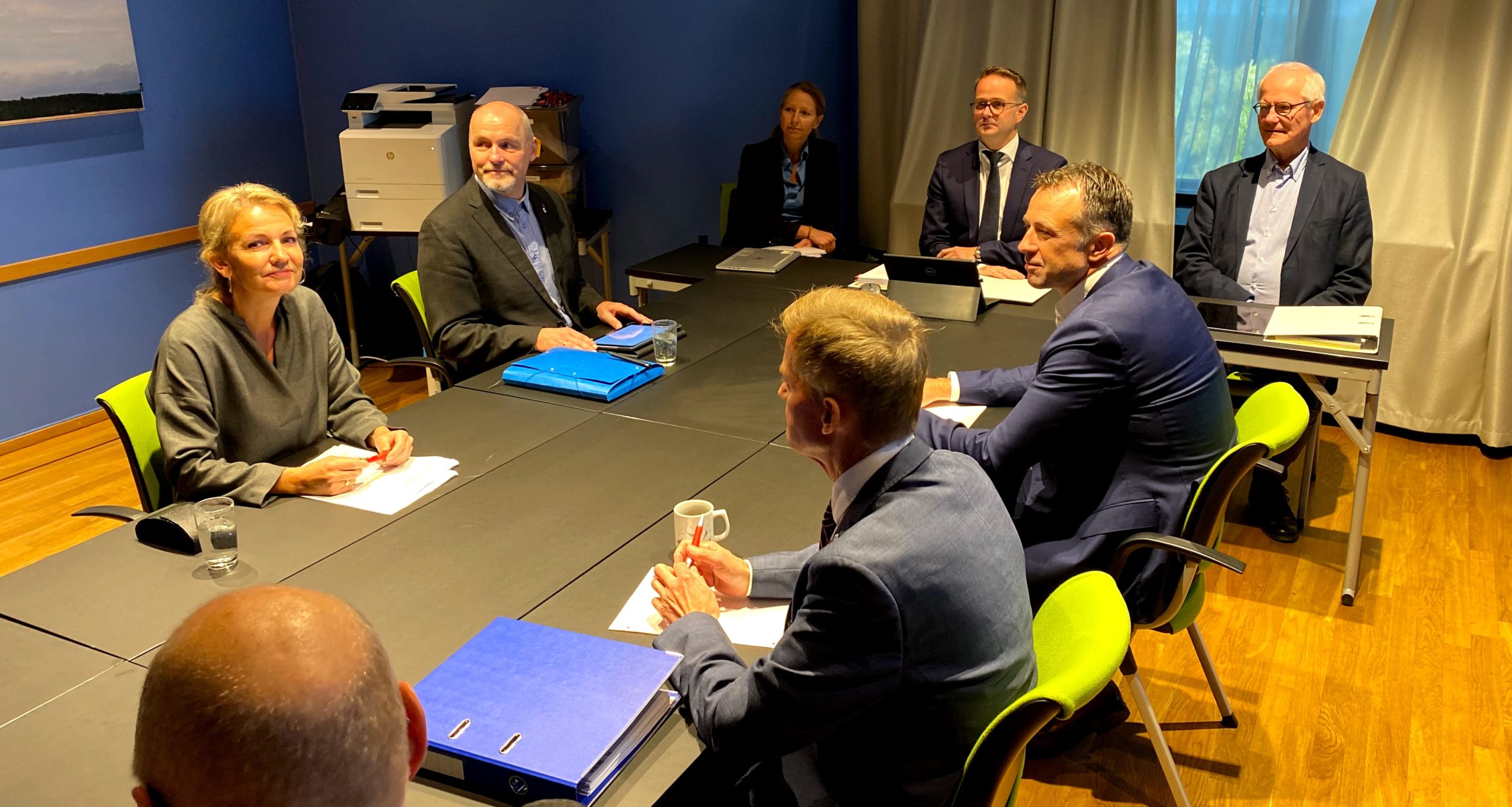 Yrkestrafikkforbundet, Fellesforbundet, Jernbaneforbundet og Fagforbundet møtte NHO og Spekter hos Riksmekleren 10:00 fredag.